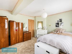Bedroom- click for photo gallery